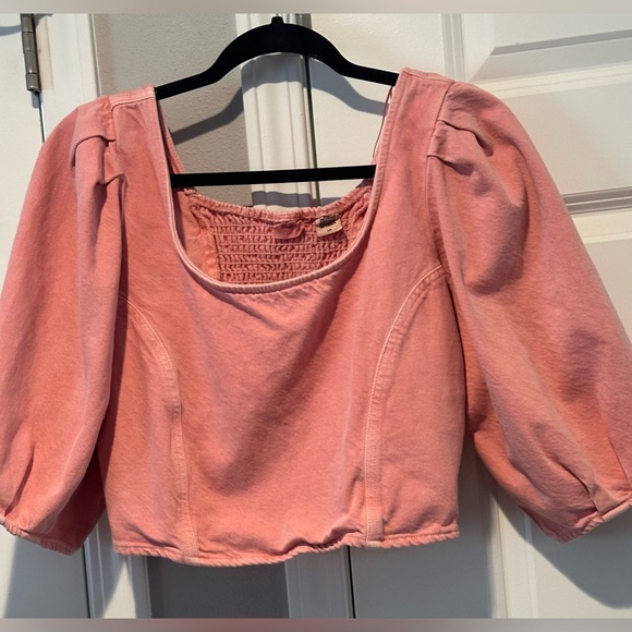 NWOT: Levi’s pink denim crop top🌸💗 - Picture 4 of 9